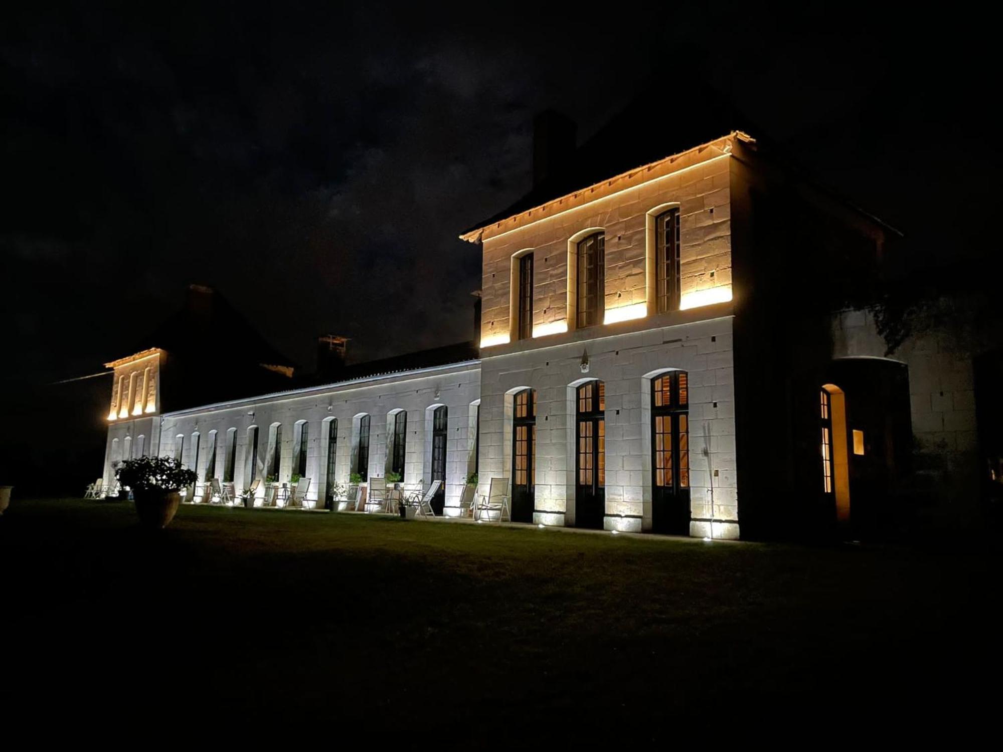 Chateau Neuf Le Desert Apartment Le Pizou Exterior photo