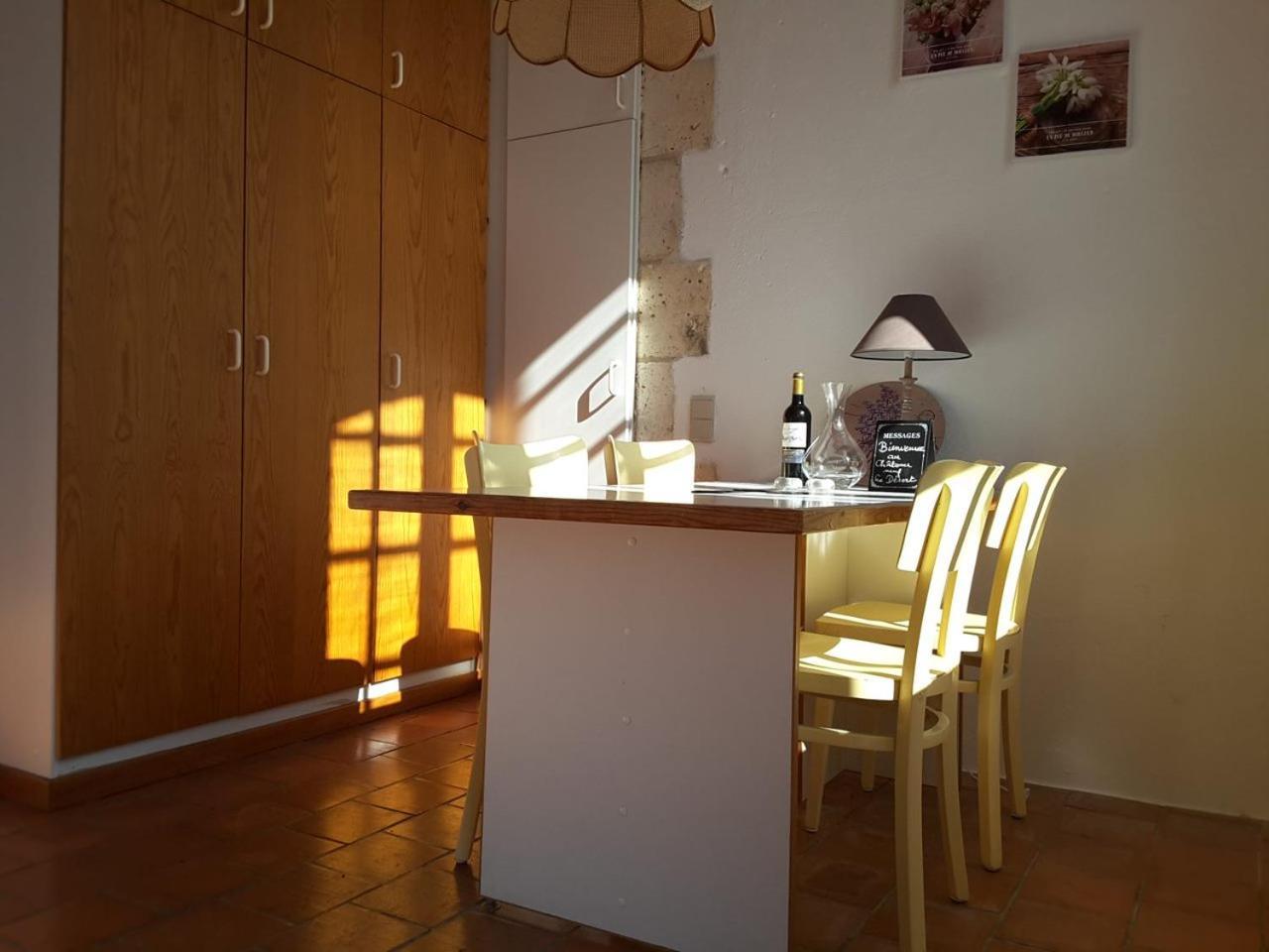 Chateau Neuf Le Desert Le Pizou Room photo